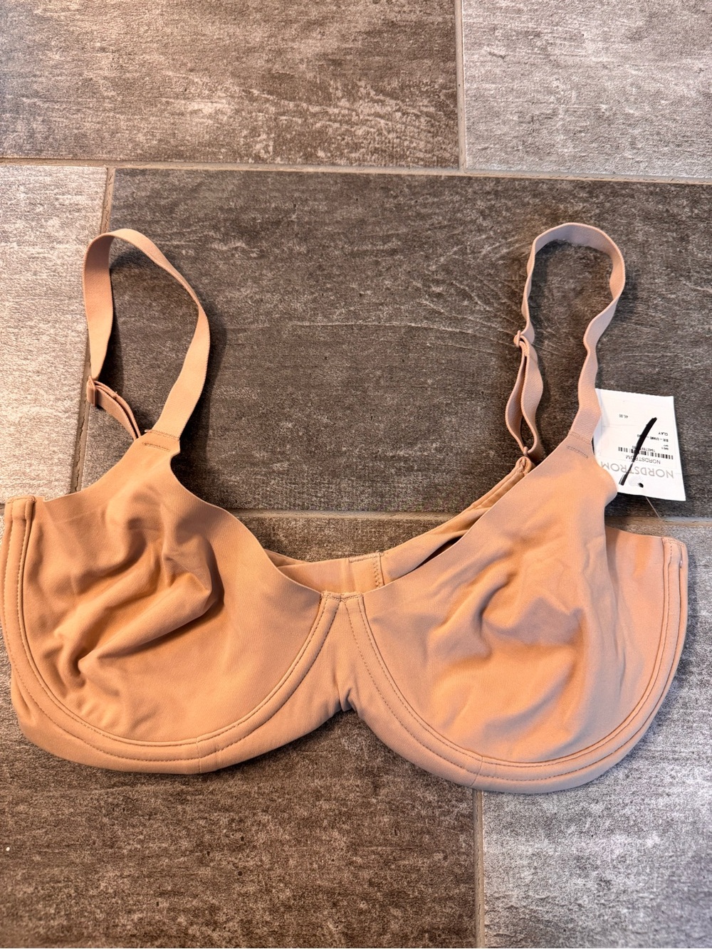 Skims Women's Nude Underwire Bra, adjustable straps, tag intact